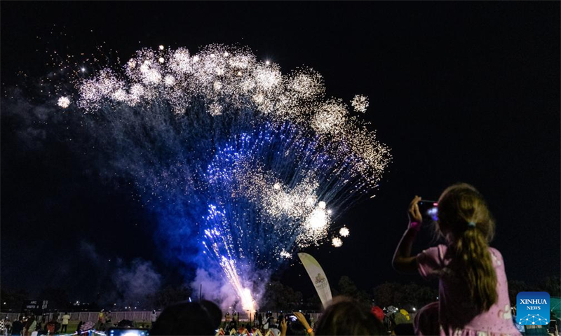 Στιγμ?? απ? τον εορτασμ? του Κινεζικο? Ν?ου ?του? σε ?λο τον κ?σμο