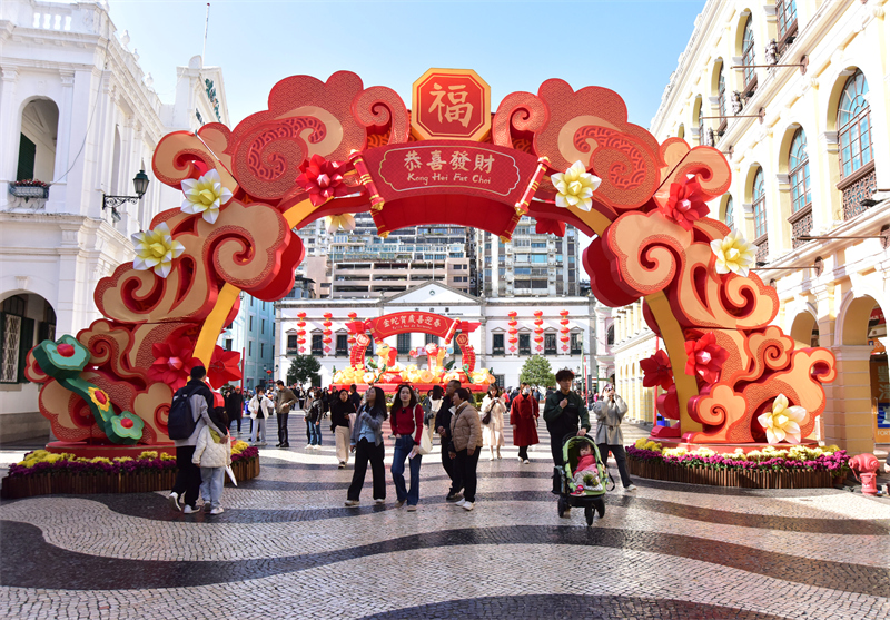 Φαν?ρια και διακοσμ?σει? υποδ?χονται το Φεστιβ?λ των Φαναρι?ν στο Μακ?ο