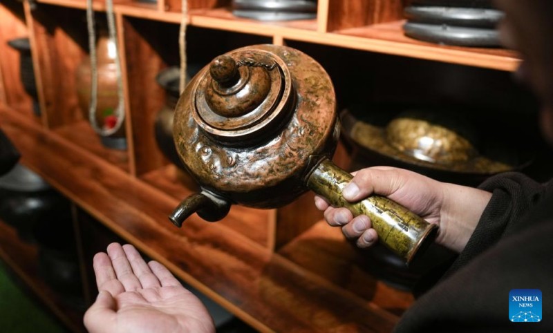 Παραδοσιακ? τσαγερ?α στην Ναγκο? που μοι?ζει με μουσε?ο τη? Θιβετιαν?? κουλτουρ??