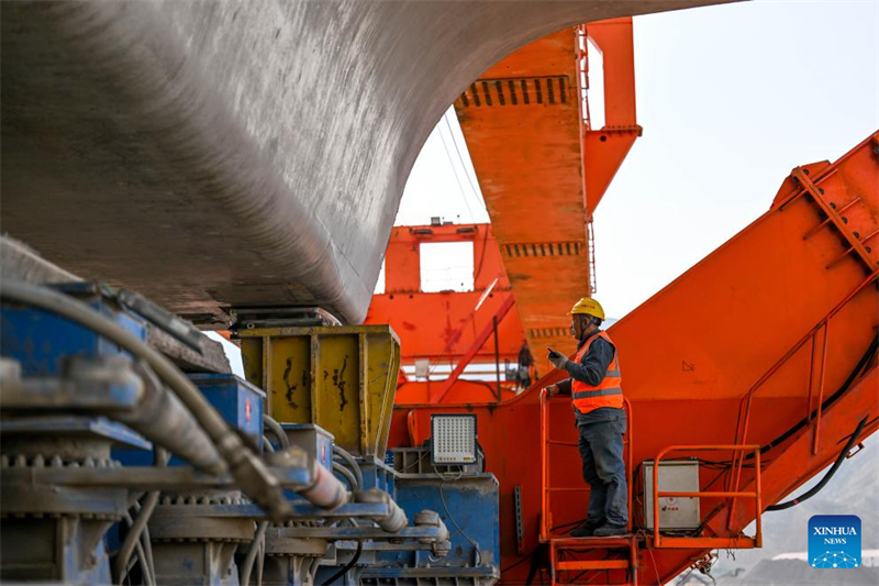 Ολοκληρ?νεται η μεγ?λη γ?φυρα Heyuancun του υπερταχ?ω? σιδηροδρ?μου? στην Εσωτερικ? Μογγολ?α