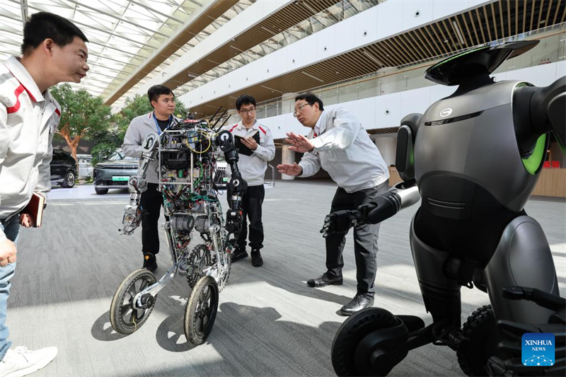 Σε αν?πτυξη τη? αυτοκινητοβιομηχαν?α? με γν?μονα την καινοτομ?α καλε? βουλευτ?? του Εθνικο? Λα?κο? Συνεδρ?ου