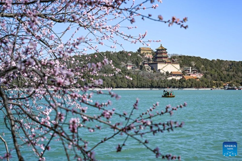 Ανοιξι?τικε? εικ?νε? απ? ?δι?φορε? περιοχ?? τη? Κ?να?