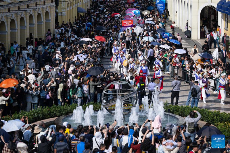Στιγμι?τυπο απ? του? συμμετ?χοντε? στη Διεθν? Παρ?λαση του Μακ?ο 2025 στο Μακ?ο, ν?τια Κ?να, στι? 23 Μαρτ?ου 2025. Η Διεθν?? Παρ?λαση του Μακ?ο 2025, που γιορτ?ζει την 26η επ?τειο απ? την Επιστροφ? του Μακ?ο στην Πατρ?δα, πραγματοποι?θηκε την Κυριακ?. Φωτογραφ?α : Xinhua