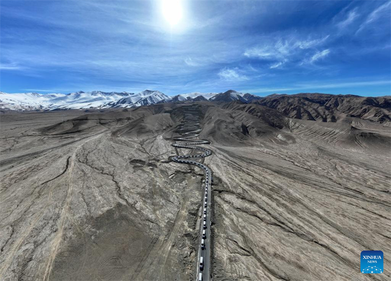 Οι εθνοτικ?? ομ?δε? των Τατζ?κων τη? Σιντζι?νγκ αξιοποιο?ν τι? παραδ?σει? του για την προ?θηση του τουρισμο?