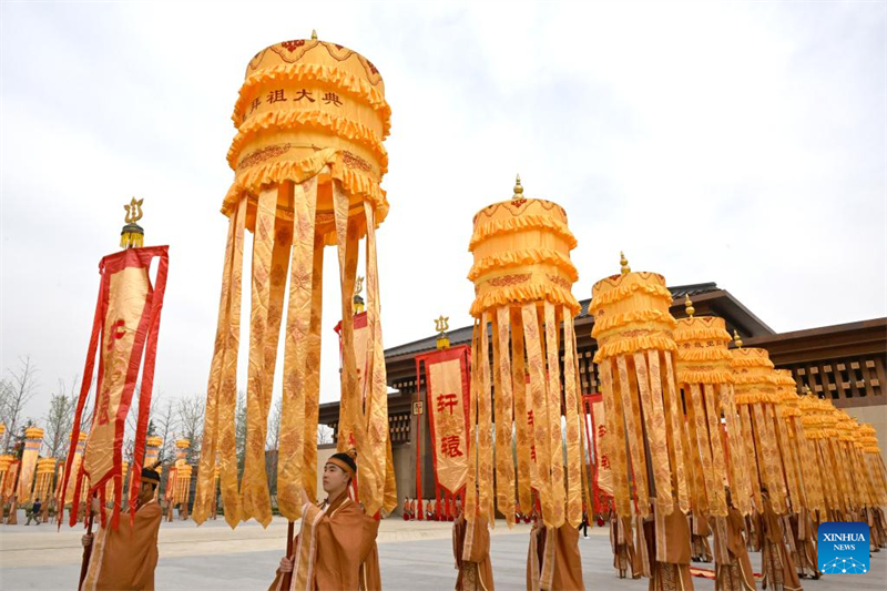 Μεγ?λη τελετ? προ? τιμ?ν του θρυλικο? προγ?νου Χου?νγκντι στην επαρχ?α Χεν?ν τη? Κ?να?