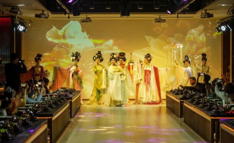 Ξεκ?νησε το 42ο Φεστιβ?λ Πολιτισμο? τη? Παιων?α? στο Λουογι?νγκ