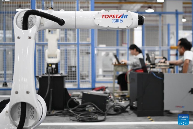 Η παραγωγ? ρομπ?τ στην επαρχ?α Γκουανγκντ?νγκ ξεπ?ρασε τι? 240.000 μον?δε? το 2024