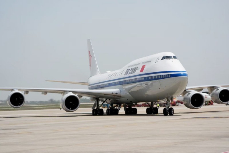 Ο Σι Τζινπ?νγκ φτ?νει στο Αν?ι του Βιετν?μ για κρατικ? επ?σκεψη