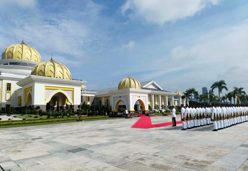 Ο Σι Τζινπ?νγκ παρευρ?σκεται στην τελετ? υποδοχ?? που διοργ?νωσε ο βασιλι?? τη? Μαλαισ?α?