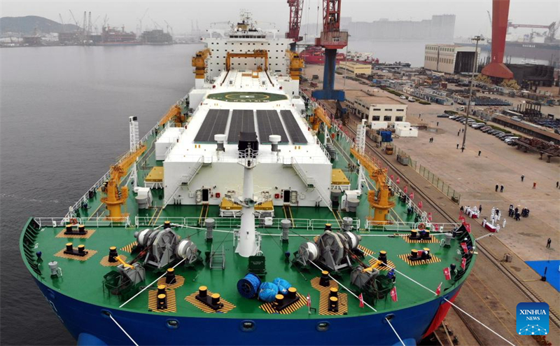 ?ξυπνο πλωτ? ιχθυοτροφε?ο βαθ?ων υδ?των παραδ?θηκε για χρ?ση στο Τσινγκντ?ο τη? Κ?να?