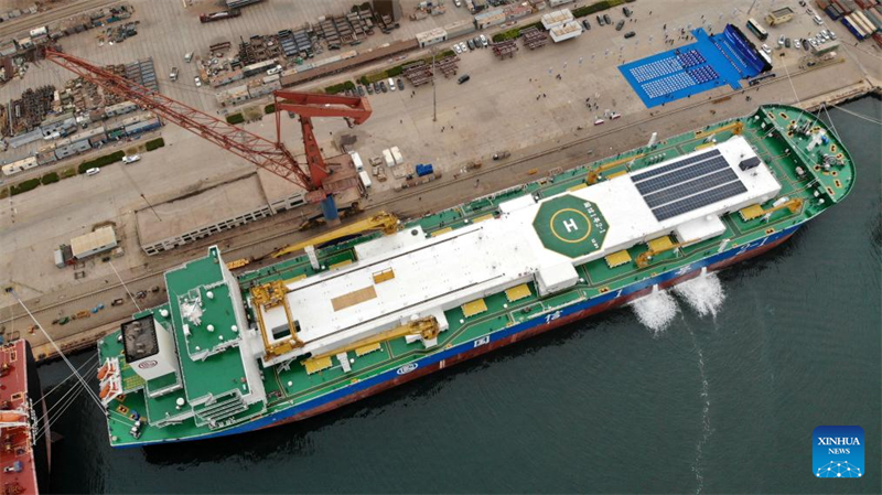 ?ξυπνο πλωτ? ιχθυοτροφε?ο βαθ?ων υδ?των παραδ?θηκε για χρ?ση στο Τσινγκντ?ο τη? Κ?να?