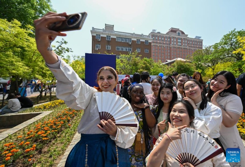 8ο Διεθν?? Φεστιβ?λ Πολιτισμο? του Πανεπιστημ?ου Ξ?νων Γλωσσ?ν τη? Τι?ντζιν