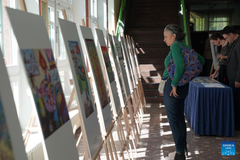 ?κθεση κινεζικ?? λα?κ?? τ?χνη? εγκαινι?στηκε στο Σαρ?γεβο