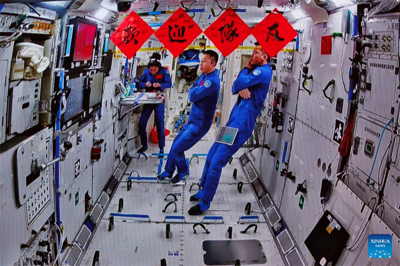 Το επανδρωμ?νο διαστημ?πλοιο Shenzhou-20 τη? Κ?να? συνδ?θηκε με τον διαστημικο? σταθμο?