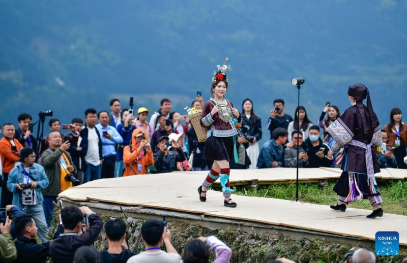 Δι?φορε? πολιτιστικ?? εκδηλ?σει? πραγματοποι?θηκαν σε αναβαθμ?δε? στην Κονγκτζι?νγκ, Γκου?τζο?