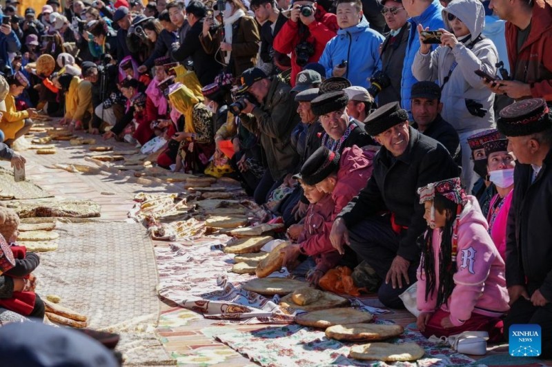 Αξιοπο?ηση ?υλη? πολιτιστικ?? κληρονομι?? για προ?θηση τουρισμο? στο Ταξκοργκ?ν Τατζ?κ του Σιντζι?νγκ