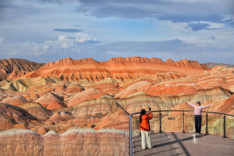 Επαρχ?α Γκανσο?: Η πολ?χρωμη Ντ?νσια καλωσορ?ζει επισκ?πτε?