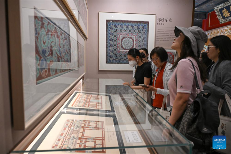 ?κθεση με θ?μα το Τσα?χου? στο Μουσε?ο του Παλατιο? στο Πεκ?νο