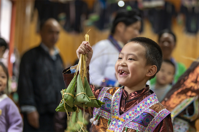 Επαρχ?α Γκουε?τζ?ου: Καλωσορ?ζοντα? με χαρ? την ?Ημ?ρα του Παιδιο??