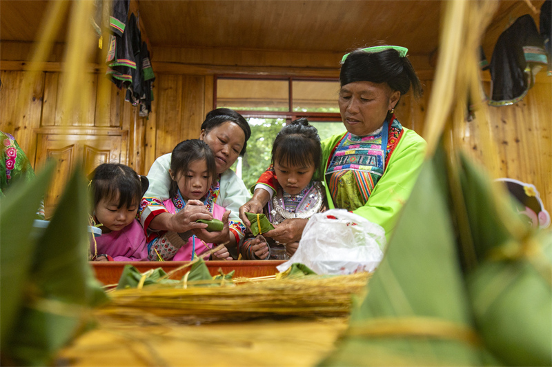 Επαρχ?α Γκουε?τζ?ου: Καλωσορ?ζοντα? με χαρ? την ?Ημ?ρα του Παιδιο??