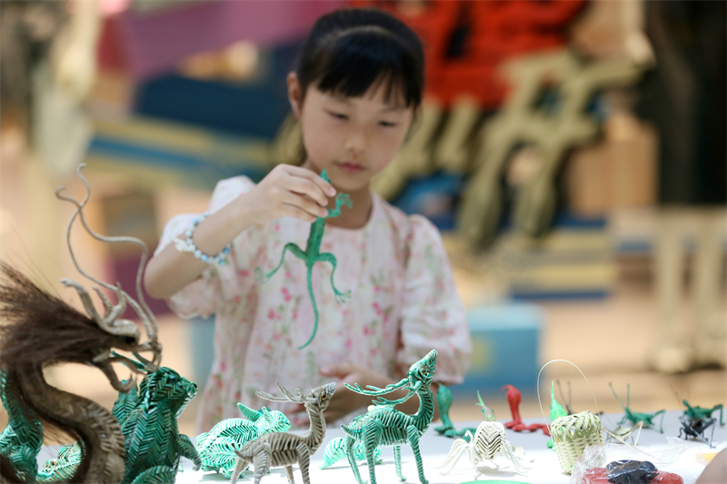 Επαρχ?α Σιτσου?ν: Η αγορ? τη? ?υλη? πολιτιστικ?? κληρονομι?? σφ?ζει απ? κ?σμο