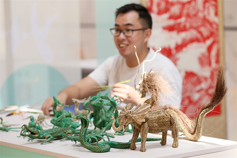 Επαρχ?α Σιτσου?ν: Η αγορ? τη? ?υλη? πολιτιστικ?? κληρονομι?? σφ?ζει απ? κ?σμο