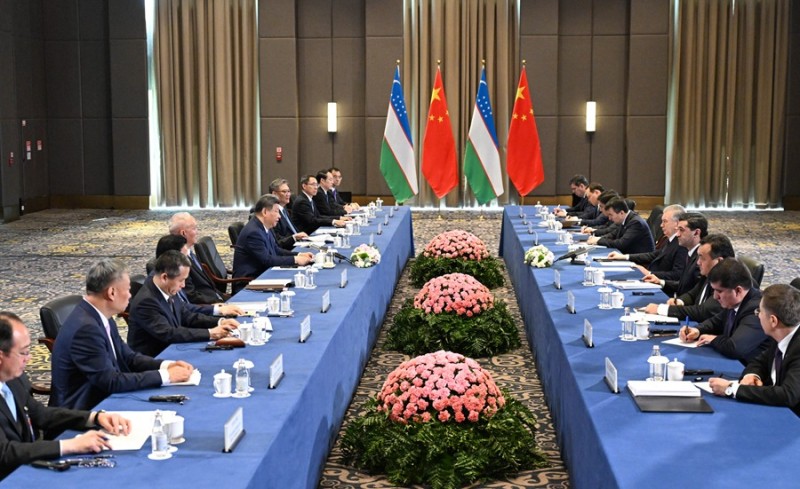 Ο Πρ?εδρο? Σι ζητ? εν?σχυση των εμπορικ?ν και επενδυτικ?ν δεσμ?ν Κ?να?-Ουζμπεκιστ?ν