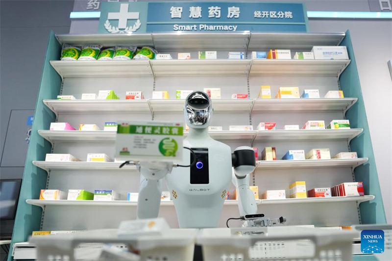 Οι βιομηχαν?ε? που σχετ?ζονται με τα ρομπ?τ γνωρ?ζουν ?νθηση στο Πεκ?νο