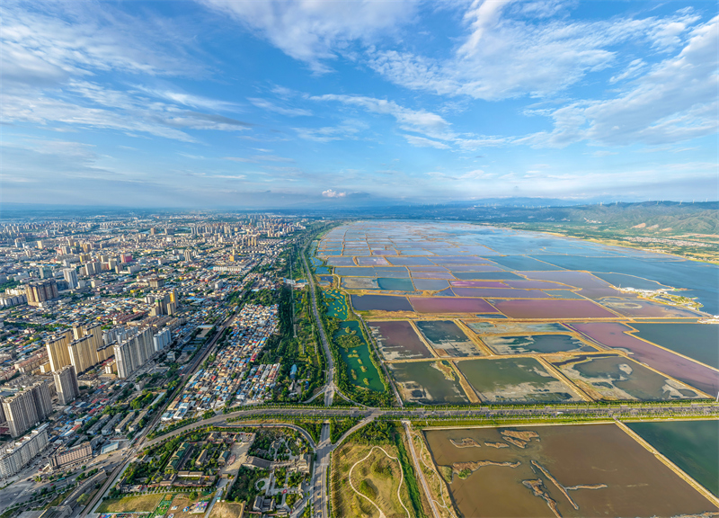 Επαρχ?α Σανσ?: Η οικολογικ? ομορφι? τη? αλμυρ? λ?μνη? ε?ναι σαν ζωγραφι?