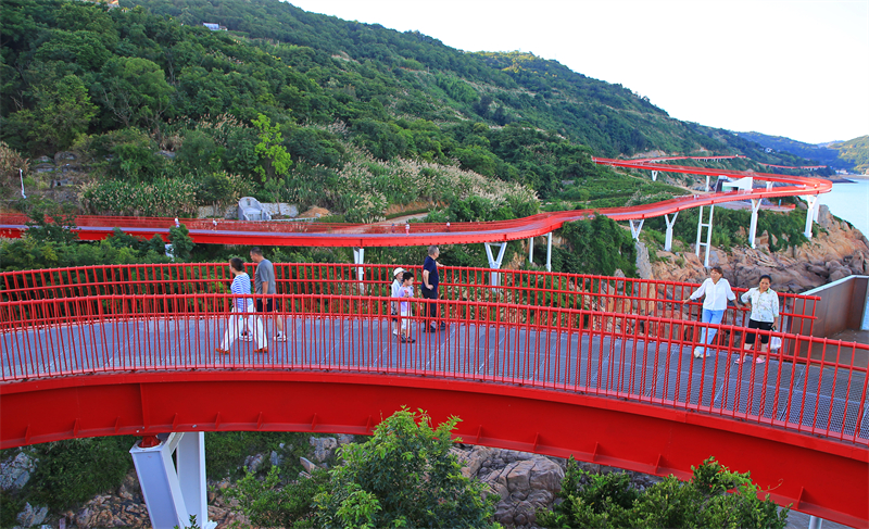 Επαρχ?α Τζετζι?νγκ: Β?λτα κατ? μ?κο? τη? παρ?κτια? πρ?σινη? διαδρομ??