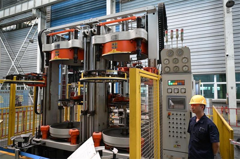 Η επαρχ?α Γκουανγκντ?νγκ αφιερ?νεται στην κατασκευ? βιομηχανικο? συμπλ?γματο? για εξοπλισμ? υψηλ?? τεχνολογ?α?