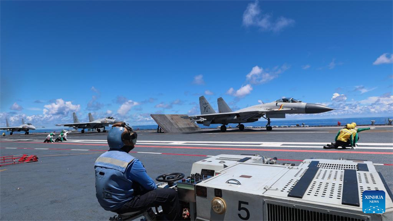 Οι σχηματισμο? αεροπλανοφ?ρων τη? Κ?να? επιστρ?φουν μετ? την ολοκλ?ρωση τη? εκπα?δευση? στην ανοικτ? θ?λασσα