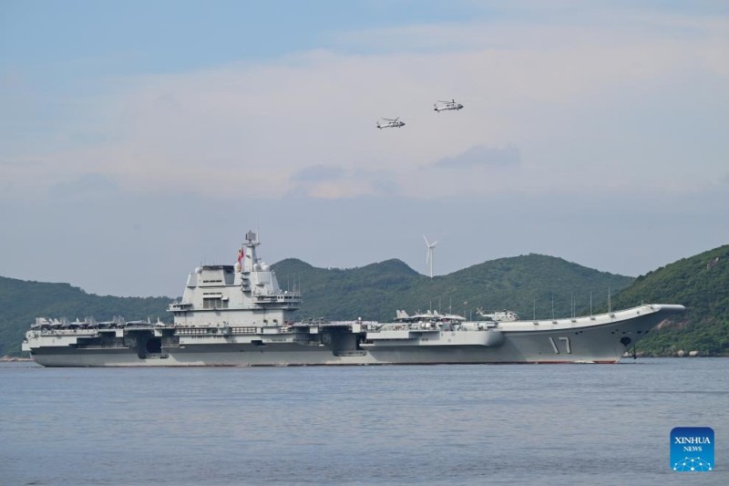 Ναυτικ?? στ?λο? με επικεφαλ?? το αεροπλανοφ?ρο Σαντ?νγκ φτ?νει στο Χονγκ Κονγκ