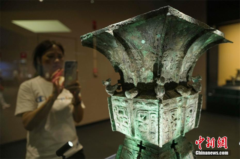 Ο παν?ρχαιο? πολιτισμ?? Σανγκ τη? Ανγι?νγκ προσελκ?ει πολλο?? επισκ?πτε?