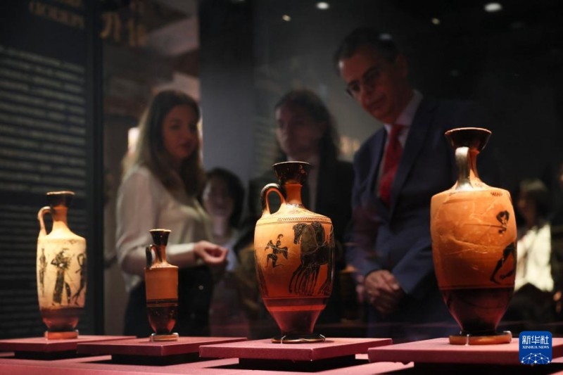 ?κθεση με τ?τλο ?Οι ?λληνε?: Απ? τον Αγαμ?να ?ω? τον Αλ?ξανδρο? παρουσι?ζεται στην Σανγκ?η