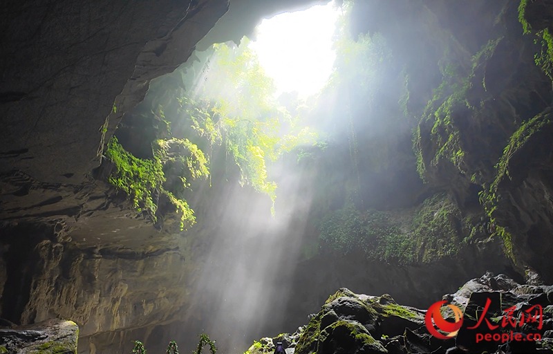"Φεγγ?τη?" στη γραφικ? περιοχ? Τζινζονγκσ?ν. 