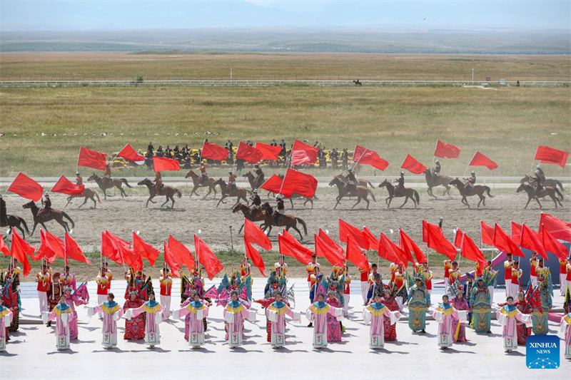 Παραστ?σει? και ιππικ? επ?δειξη πραγματοποιο?νται κατ? τη δι?ρκεια του φεστιβ?λ τουρισμο? στην επαρχ?α Σιντζι?νγκ