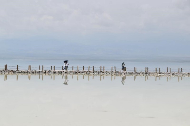 Ο εκπληκτικ?? ?καθρ?φτη? του ουρανο?? τη? Κ?να? γ?νεται π?λο? ?λξη? για του? τουρ?στε?