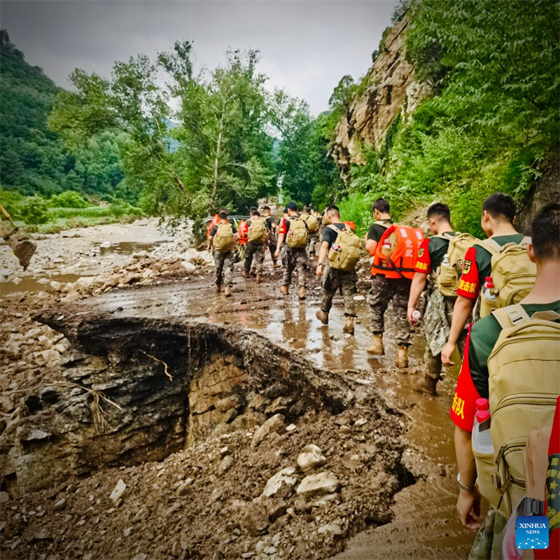 Κιν?ζικα στρατε?ματα συμμετ?χουν στι? προσπ?θειε? ανακο?φιση? απ? τι? καταστροφ?? στι? πληγε?σε? απ? τι? πλημμ?ρε? περιοχ?? τη? Κ?να?