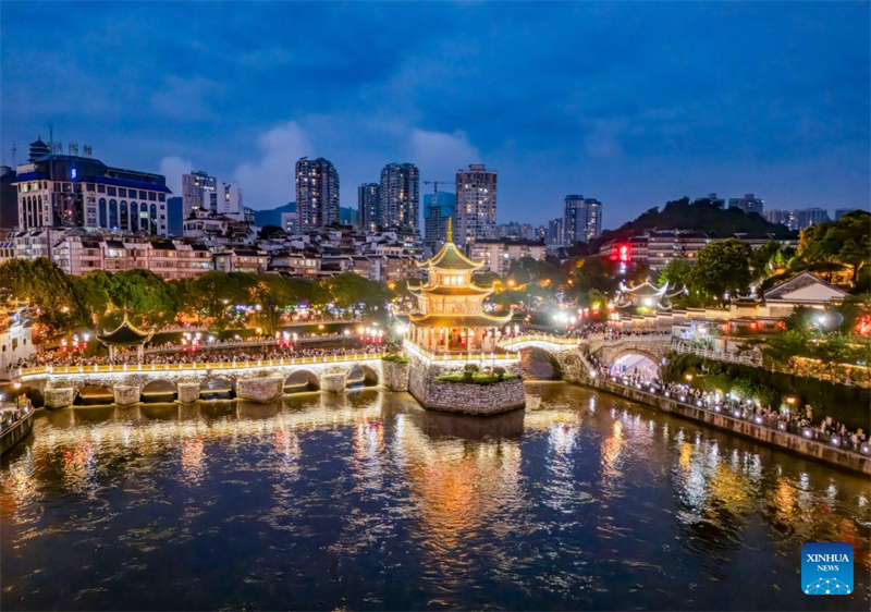 Η επαρχ?α Γκουε?τζ?ου προσελκ?ει τουρ?στε? κατ? τη δι?ρκεια τη? θεριν?? περι?δου ταξιδιωτικ?? αιχμ??