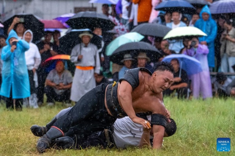 Το φεστιβ?λ Ναντ?μ ξεκιν? στην Εσωτερικ? Μογγολ?α τη? Β?ρεια? Κ?να?