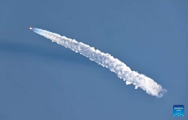 Η Κ?να εκτ?ξευσε ν?α ομ?δα δορυφ?ρων διαδικτ?ου