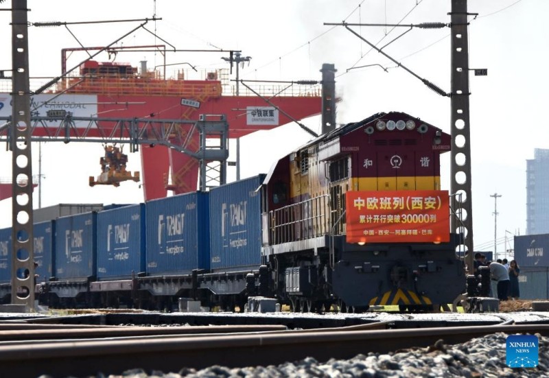 Ο συνολικ?? αριθμ?? των εμπορευματικ?ν τρ?νων Κ?να?-Ευρ?πη?που αναχωρο?ν απ? το Σι?ν ξεπ?ρασε τι? 30.000