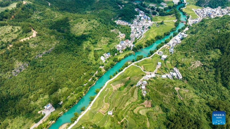 Οι τουρ?στε? διασκεδ?ζουν στην επαρχ?α Γκουε?τζ?ου