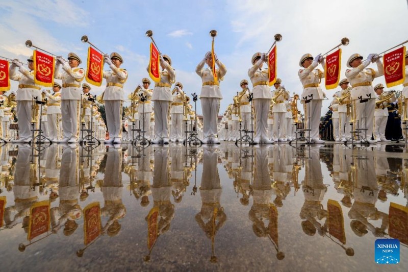 Οι συμμετ?χοντε? προετοιμ?ζονται για την επερχ?μενη στρατιωτικ? παρ?λαση τη? Ημ?ρα? Ν?κη? στο Πεκ?νο