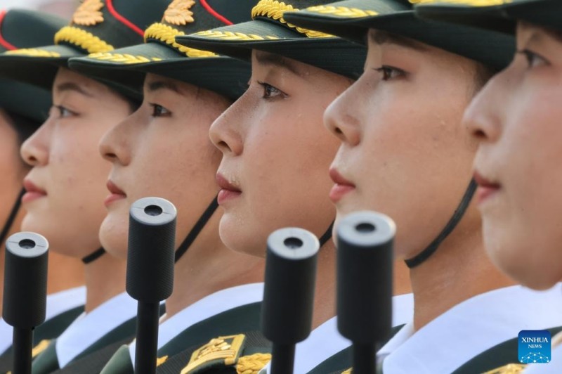 Οι συμμετ?χοντε? προετοιμ?ζονται για την επερχ?μενη στρατιωτικ? παρ?λαση τη? Ημ?ρα? Ν?κη? στο Πεκ?νο