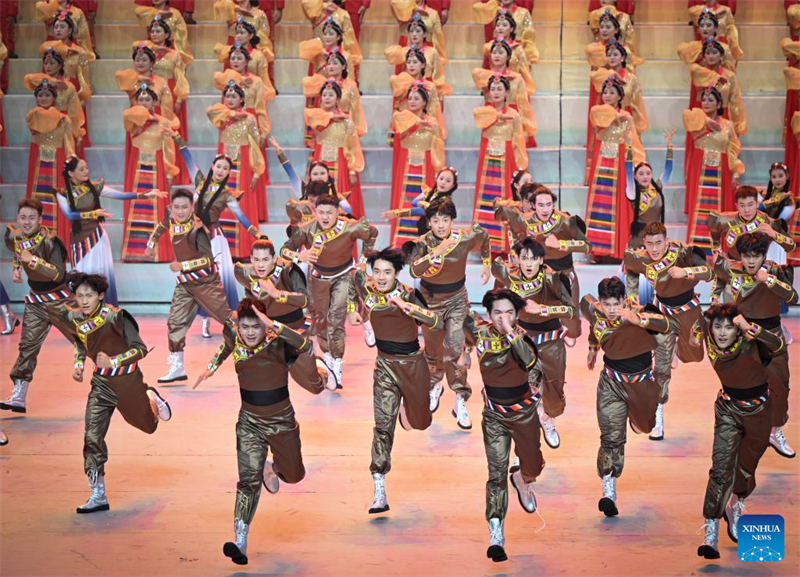 Γκαλ? στη Λ?σα για την 60? επ?τειο ?δρυση? τη? Αυτ?νομη? Περιφ?ρεια? Σιτζ?νγκ