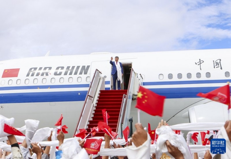 Ο Πρ?εδρο? Σι αναχωρε? απ? την Αυτ?νομη Περιοχ? Σιζ?νγκ μετ? την παρακολο?θηση των εορτασμ?ν για την 60? επ?τειο