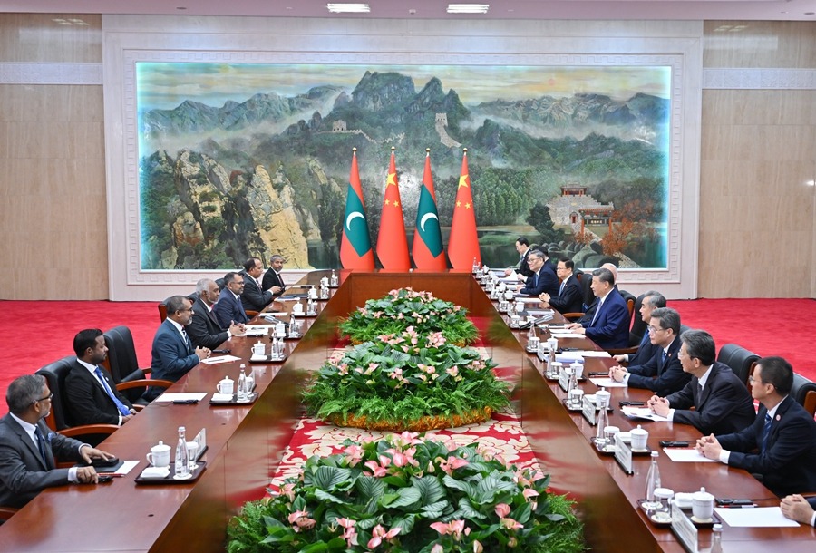 Ο Κιν?ζο? Πρ?εδρο? συναντ?θηκε με τον Πρ?εδρο των Μαλδ?βων