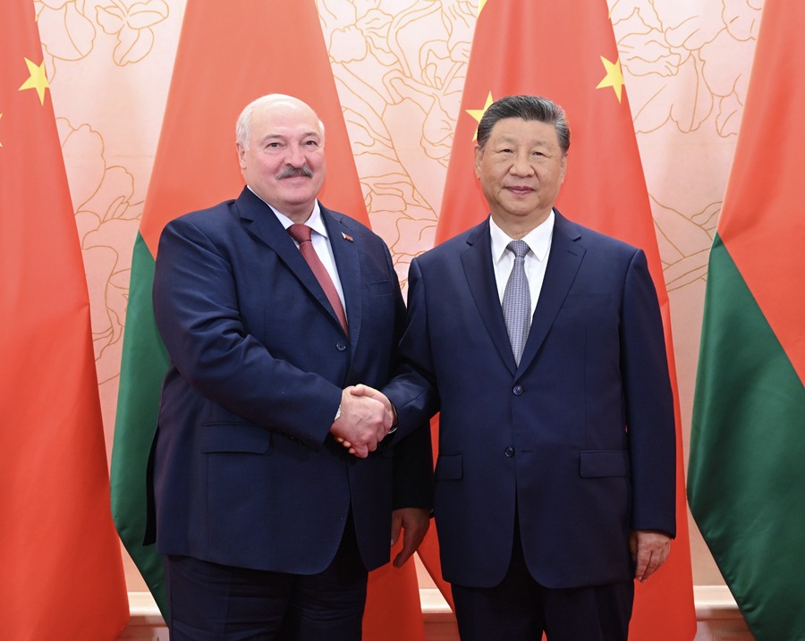 Ο Κιν?ζο? Πρ?εδρο? συναντ?θηκε με τον Πρ?εδρο τη? Λευκορωσ?α?